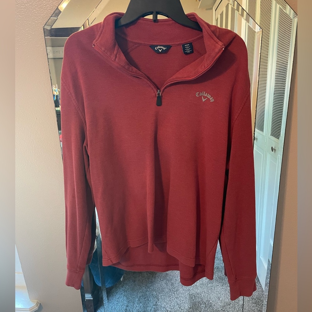 Men’s Medium callaway red pullover